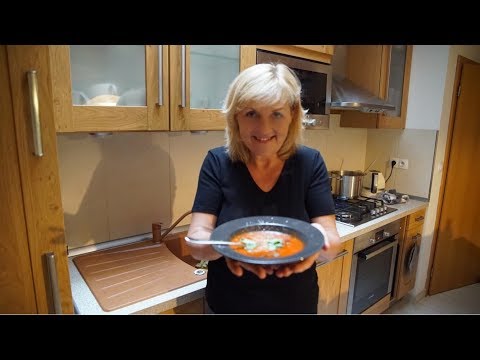 Recept na polievku z čerstvých paradajok bez múky │ Zuzana Machová