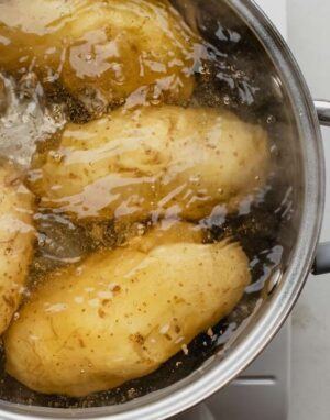 Ako dlho sa varia zemiaky na šalát?