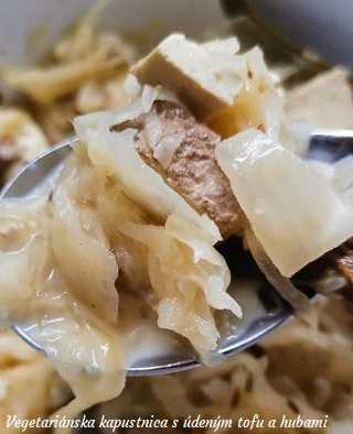 Vegetariánska kapustnica s údeným tofu a hubami